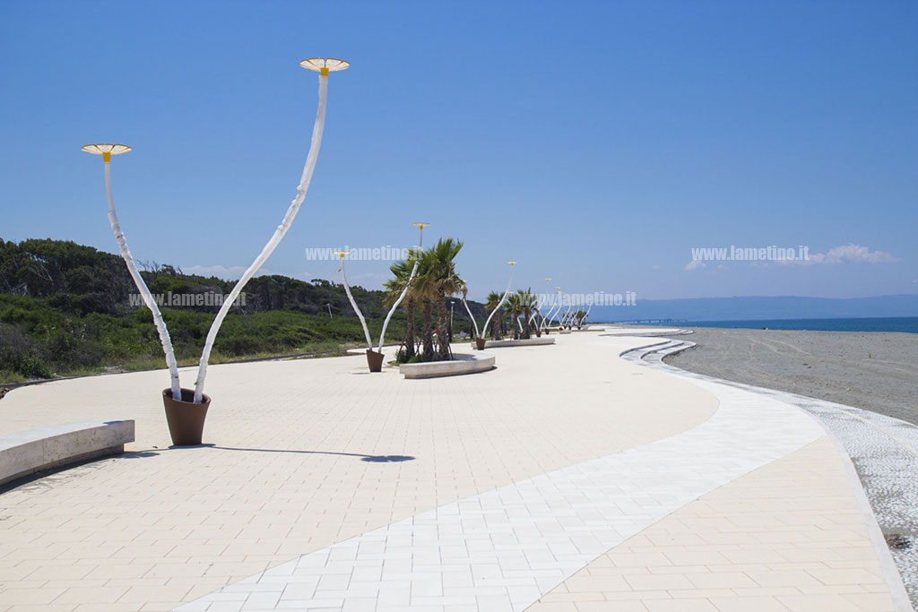 Anche a Lamezia chiusi lungomare e villette, vietato sedersi sulle panchine: arrivano nuove misure per i cittadini