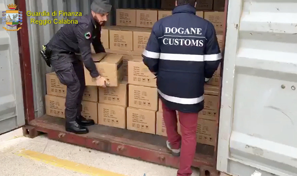 Terrorismo, maxi sequestro in Calabria di "droga del combattente" per 50 milioni di euro - VIDEO