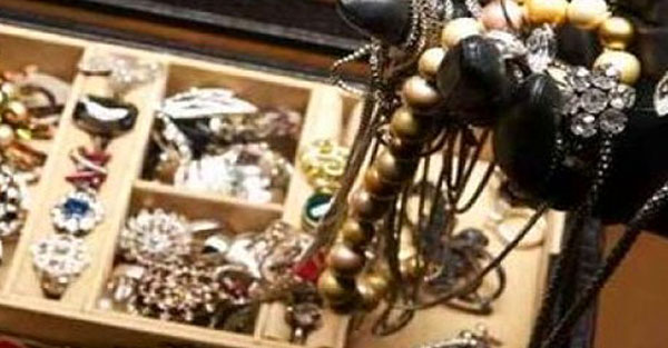 Rapina in gioielleria nel reggino, bottino da 200 mila euro e 4 arresti