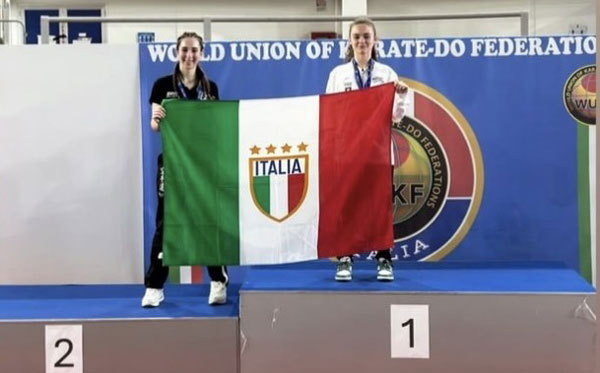 La lametina Giorgia Mercuri vince 2 medaglie d'oro agli Open International Karate Championships a Napoli
