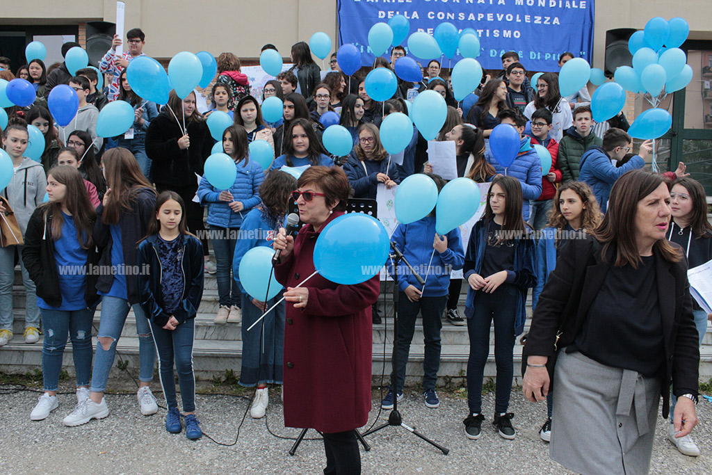 giornata-autismo-flash-mob-lamezia7.jpg