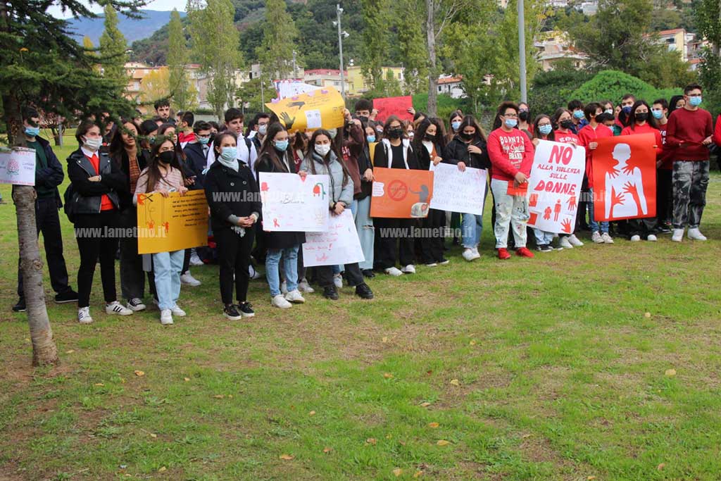 giornata-contro-violenza-donne-21-lamezia0b18c77c_f8bb6.jpg