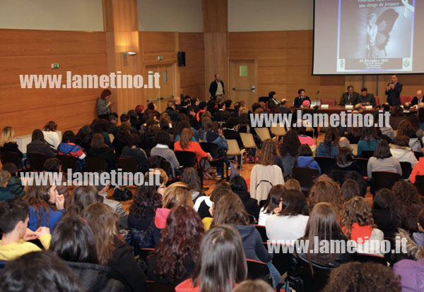 Lamezia: La violenza sulle donne spiegata ai ragazzi da forze dell'ordine, magistratura e associazioni
