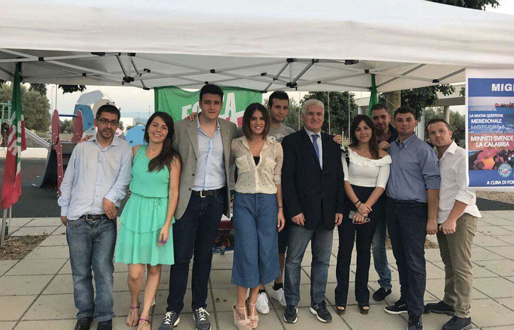 Lamezia, giovani Forza Italia impegnati in petizione popolare su emergenza immigrazione