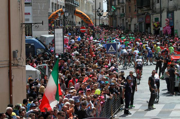 giro-italia-a-catanzaro.jpg