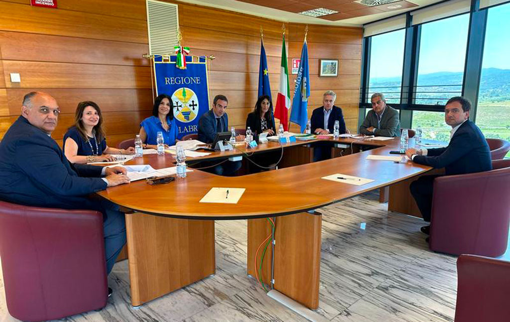 Regione, Giunta approva programma apistico per sostenere aziende e promuovere i mieli di Calabria