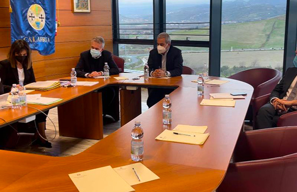 Regione, sospesa tassa per agenzie viaggio e aumentate risorse per fondo Calabria competitiva
