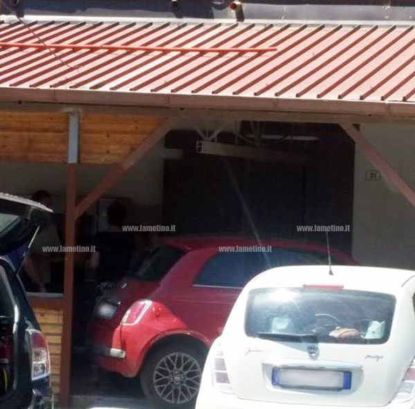 Gizzeria: auto finisce dentro market, nessun ferito