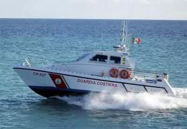 Gommone in avaria con quattro persone a bordo, soccorso nel reggino