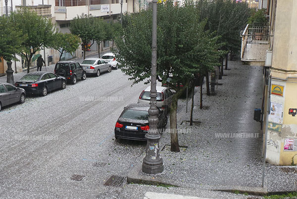 Lamezia: continua maltempo, imperversano pioggia e grandine