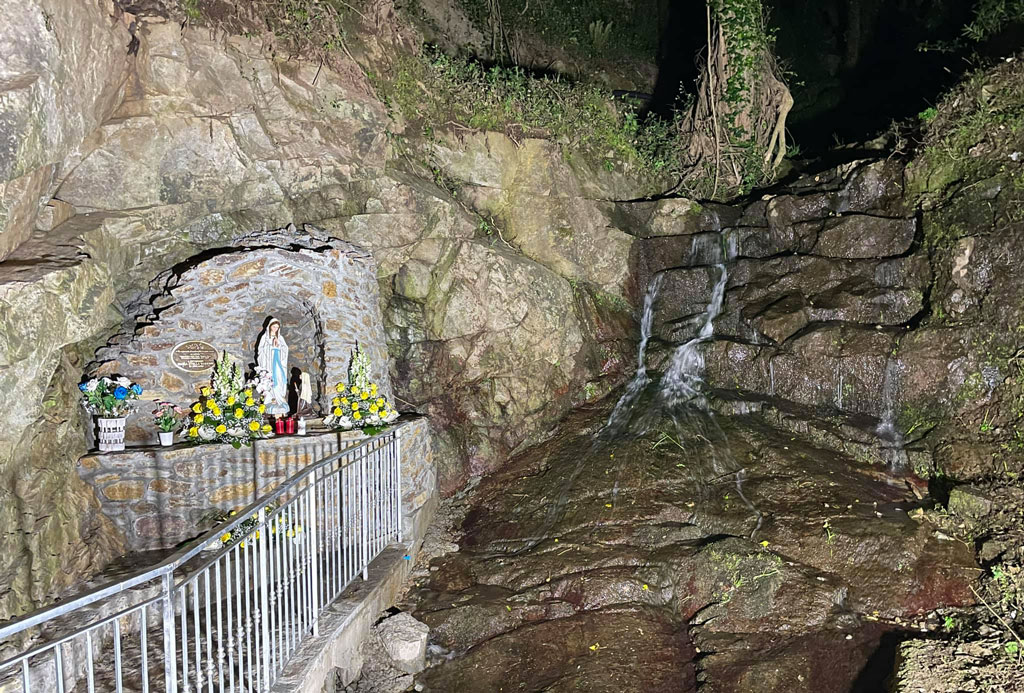 A San Pietro a Maida inaugurata piccola grotta di Lourdes in memoria dei giovani defunti della comunità