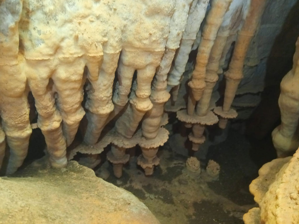 grotteae582_567ac.jpg