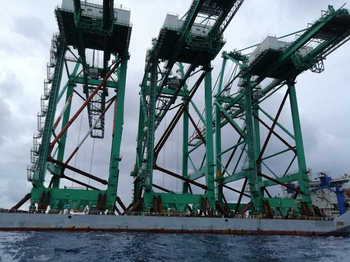 In arrivo al porto di Gioia Tauro 3 gru tra le più grandi al mondo