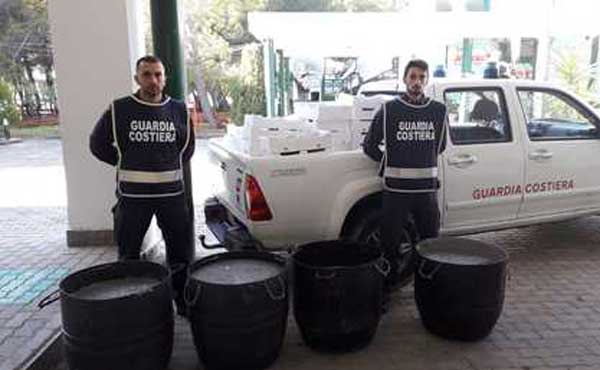 Guardia costiera sequestra 900 chili di novellame nel reggino