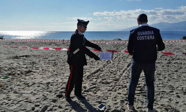 Abusivismo, sequestrate opere realizzate su demanio marittimo a Catona
