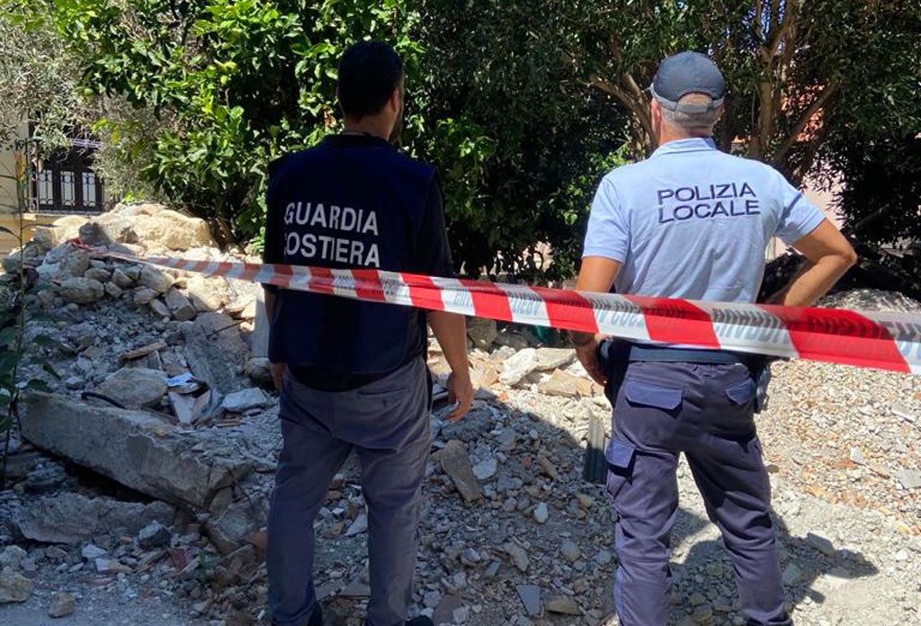 Trovata una discarica in pieno centro storico a Catanzaro 
