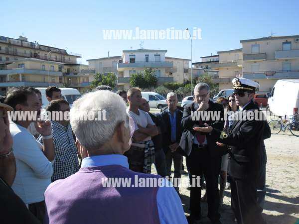 guardia-costiera-demolite-barche-17-ott-13.jpg