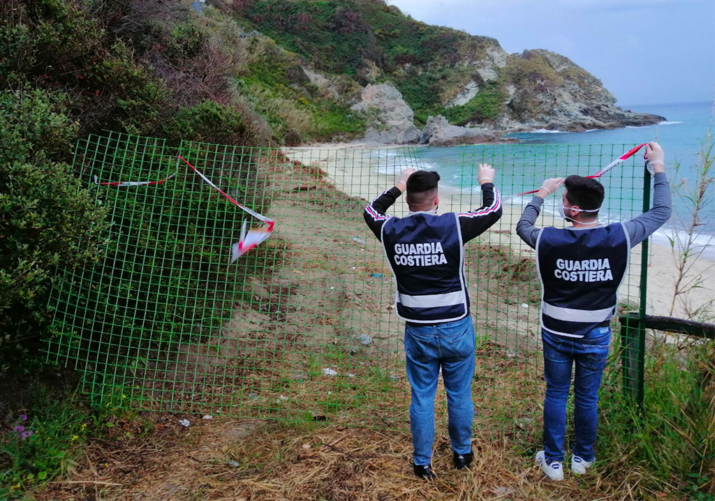 Lavori abusivi sulla spiaggia di Grotticelle nel vibonese sottoposta a vincolo paesaggistico, denunce - VIDEO