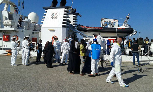 Giunti 254 immigrati a Corigliano, da Comune nessun aiuto 