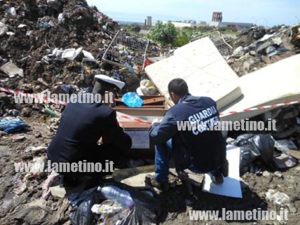 guardia-costiera-sequestro-discarica-cronte-marzo-2013.jpg