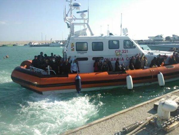 Calabria: Guardia costiera soccorre 113 migranti iracheni