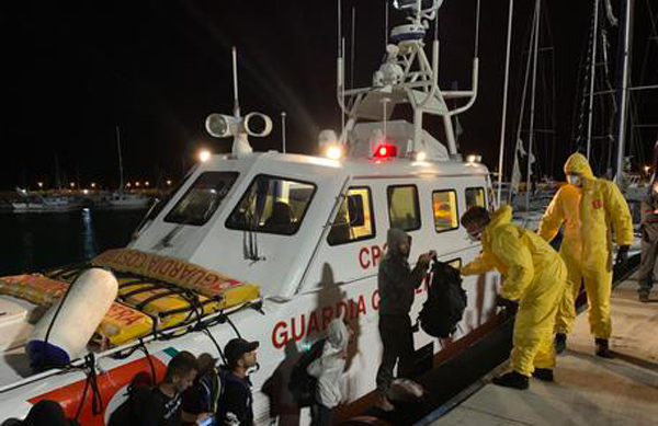 Nuovo sbarco nella Locride: in arrivo 26 migranti