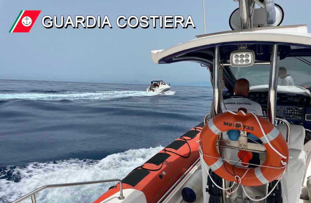 Imbarcazione in difficoltà a largo di Capo Vaticano con a bordo 5 persone, intervento della Guardia Costiera