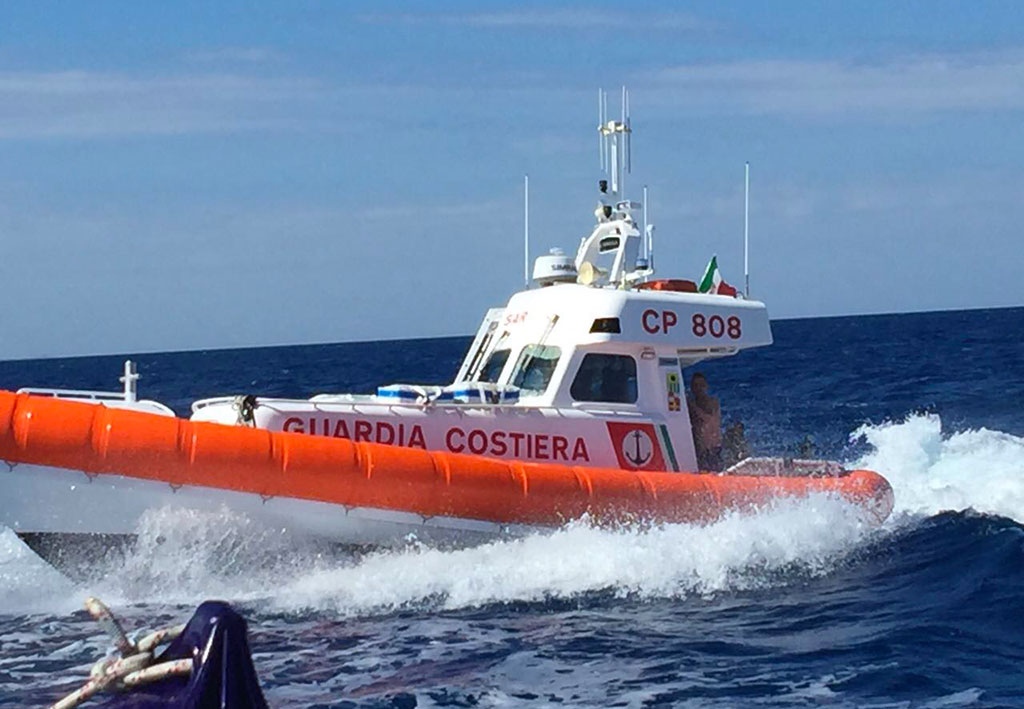 Paura per un 12enne caduto tra gli scogli a Tropea, soccorso da Guardia costiera