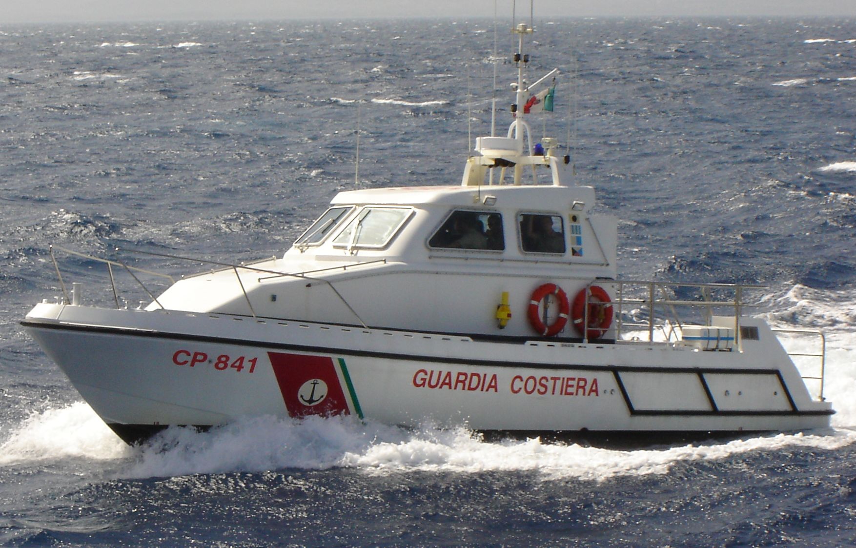 Trovato cadavere al largo di San Ferdinando, indagano i carabinieri 