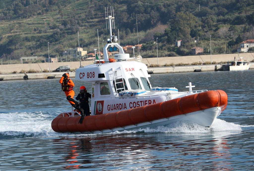 Pescatore trovato morto in barca a Crotone