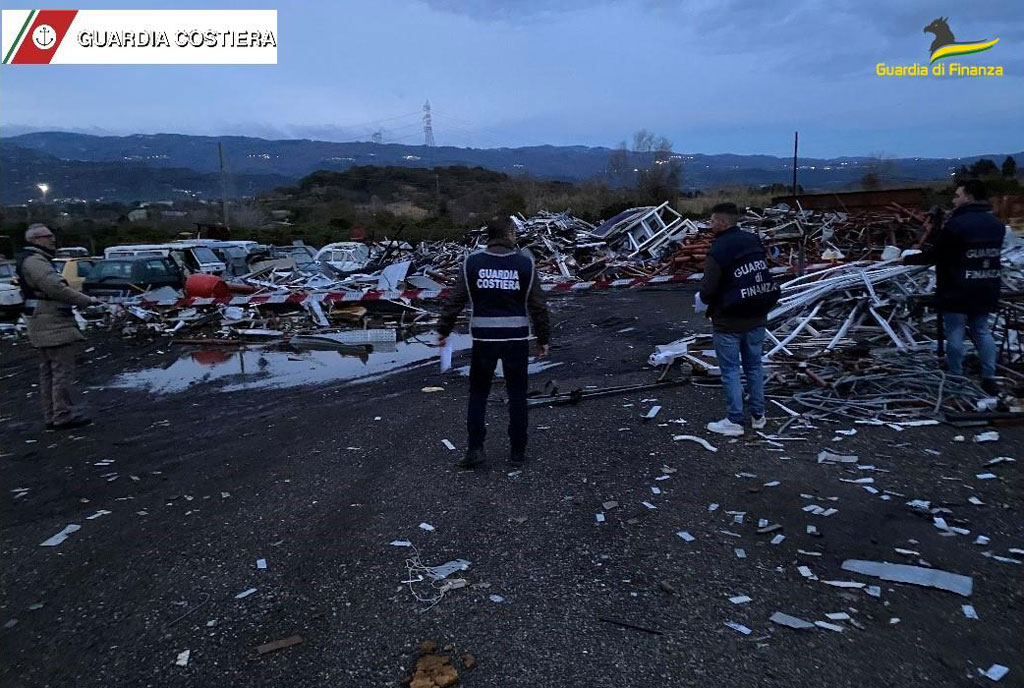 Lamezia, operazione "Demetra" contro reati ambientali: sequestrate discariche abusive di rifiuti speciali, fabbricati e officina - VIDEO