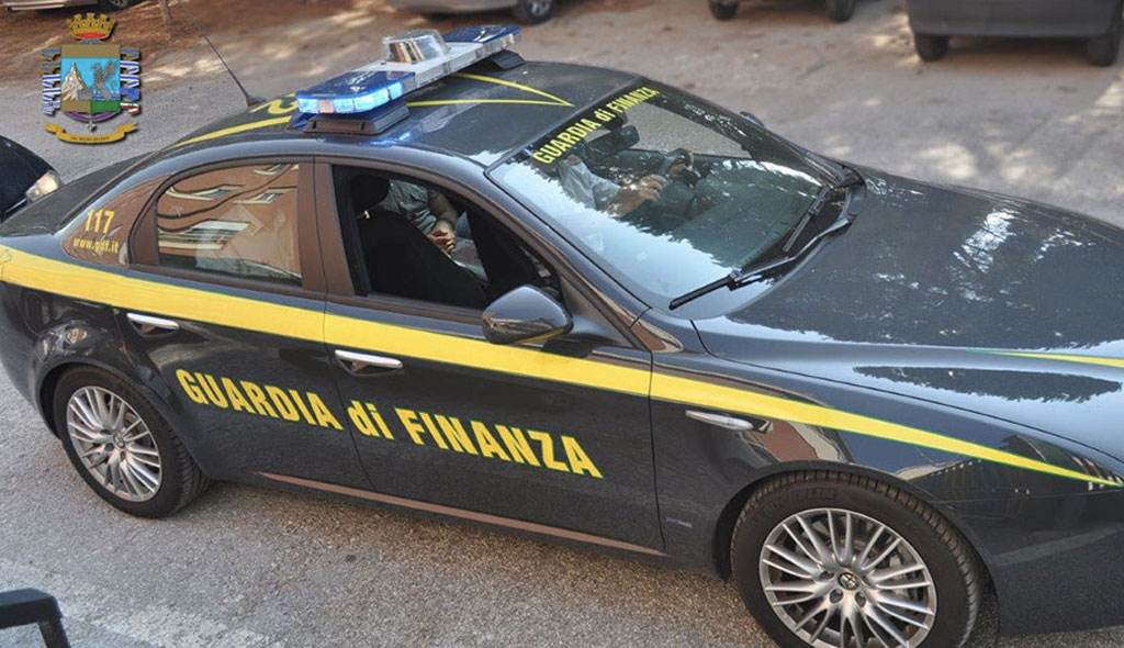 guardia-di-finanza-auto-2016ad_01f7d.jpg
