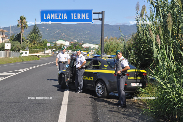 guardia-di-finanza-lamezia-posto-blocco-via-del-progresso.jpg