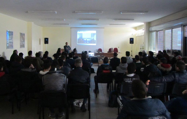 guardia-di-finanza-progetto-educare-alla-legalita-economica-gen-2014-2.jpg