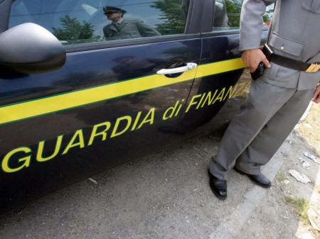 Incassava da un anno la pensione della madre morta per un totale di oltre 32mila euro, denunciato a Reggio