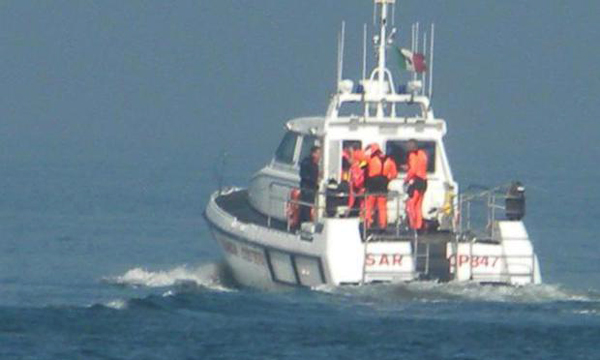 Uomo disperso in mare, proseguono ricerche nel mare Jonio 