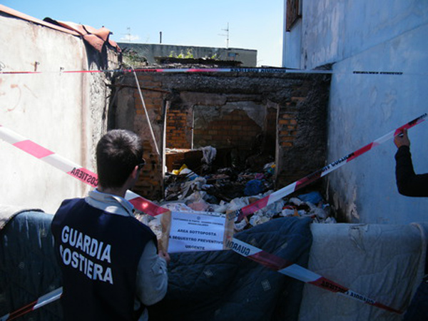 Calabria: Sequestrata discarica abusiva su spiaggia Reggio 