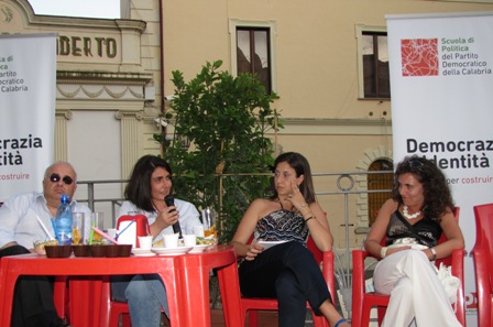Lamezia, inaugurato ciclo happy hour del Partito Democratico