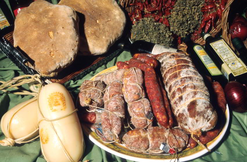 Parco Nazionale della Sila: ultimi giorni per partecipare gratuitamente alla 25esima edizione del "Peperoncino Festival"