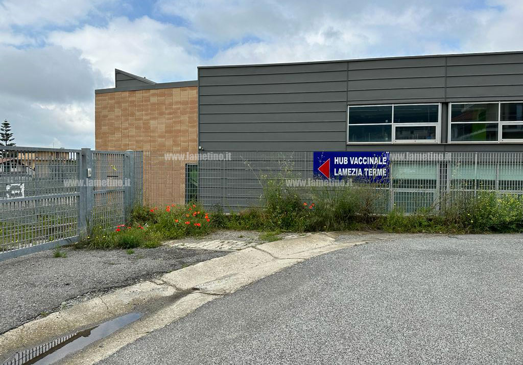 hub-vaccinale-52376af65274a_091de.jpg