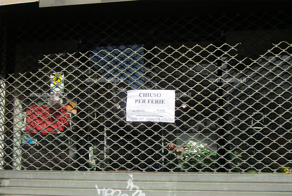 il-negozio-cinese-chiuso-problemi-economici.jpg