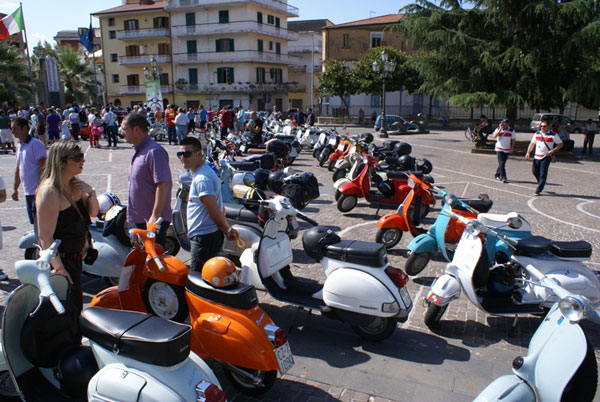 il-raduno-in-pzza-diaz-4