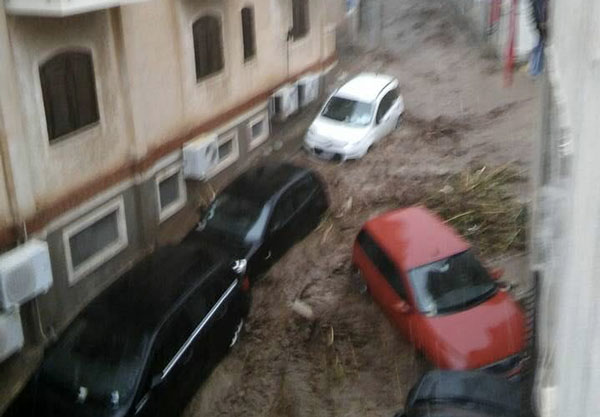 Nubifragio a Scilla, strade e lungomare invasi da acqua e fango