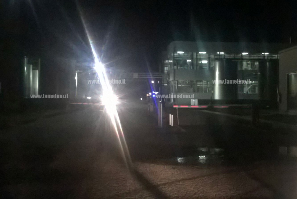 Lamezia, incendio all'Ilsap nell’area industriale
