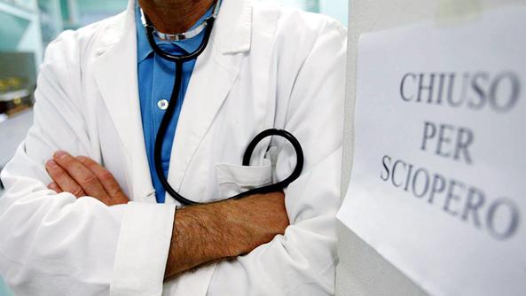 Medici e veterinari annunciano sciopero per il 12 dicembre contro blocco contratti