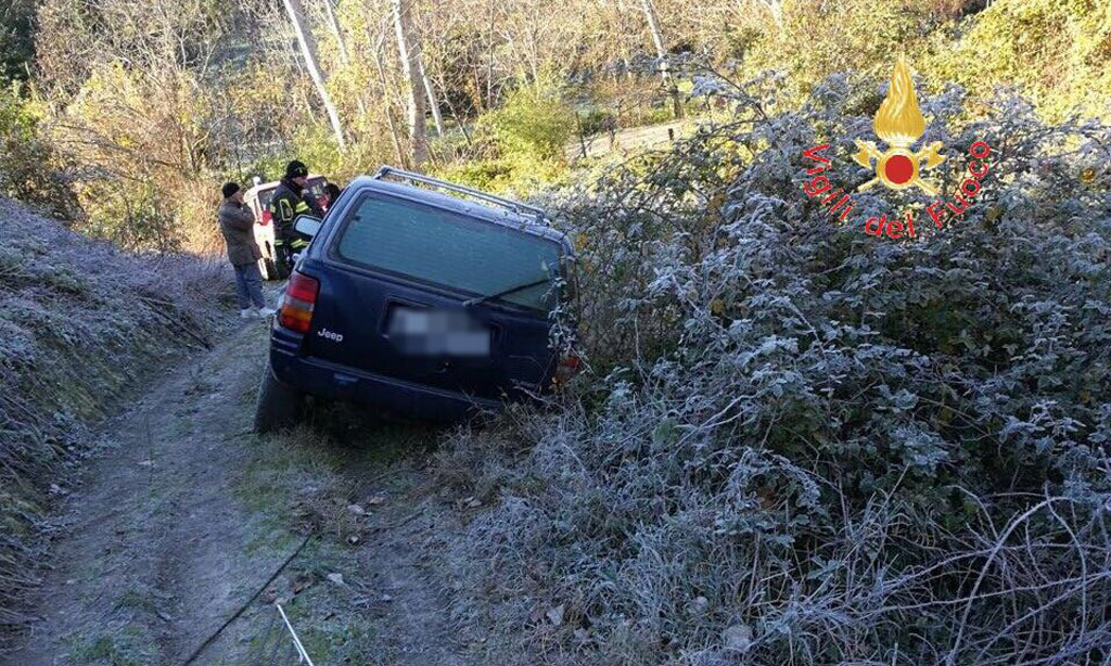 Jeep fuori strada a Catanzaro, illeso il conducente