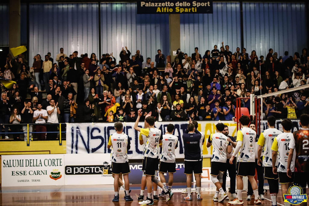 Pallavolo, la Raffaele Lamezia lotta ma cede al Cus Cagliari