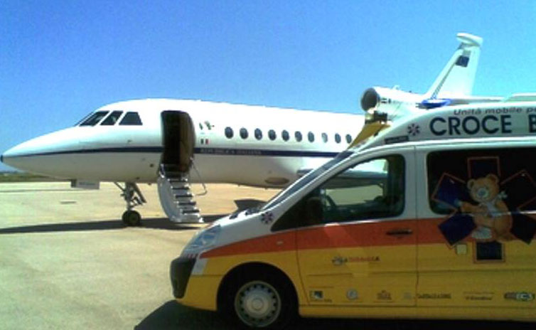 Lamezia, ragazza in pericolo di vita trasportata d'urgenza a Brescia con aereo militare