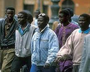 Calabria: gruppo immigrati protesta ad Amantea 