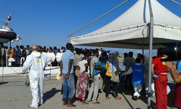 immigrati-crotone-guardia-costiera.jpg